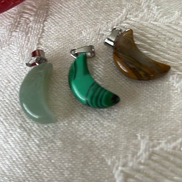 Six Delicate Moon Shaped Stone Pendants - Picture 3 of 3
